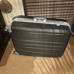 大型スーツケース
