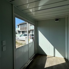 9.8平米 ユニットハウス 建設確認は不要！2.96坪 6帖 プレハブ タイニーハウス コンテナ スーパーハウス コンテナハウス 事務所 倉庫 物置 仮設 店舗 資材置場 現状販売特別価格 の画像