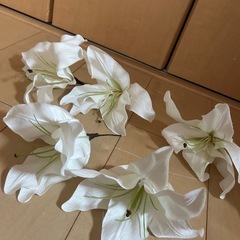 ⭐︎大ぶりのユリ５本セット結婚式に使用しました