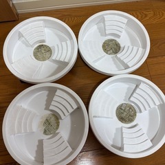 プラ植木鉢 底皿付き4個セット キャスター付き鉢置台の画像