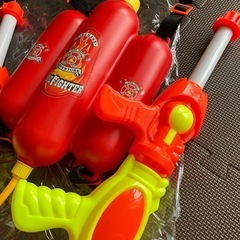 【使用1回美品】タンクつきウォーターガン　水鉄砲2個セット の画像