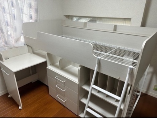 ニトリ　子供ベッド　学習机