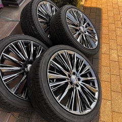 Rays ベルサス　18インチ　
タイヤバリ溝の画像