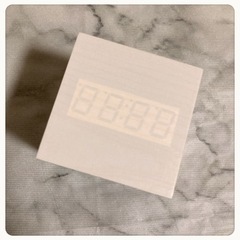 ꒰未使用꒱木目調 白 LED デジタルクロック 置き時計の画像