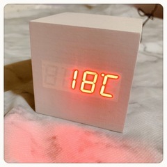 ꒰未使用꒱木目調 白 LED デジタルクロック 置き時計の画像