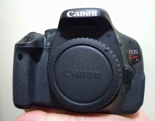 良品　CANON EOS KISS X5　＋バッテリー