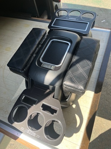 ハイエースセンターコンソール‼️肘置き付き