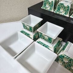   未使用　明宝窯　佐賀錦　親子鉢大小１０個セット　四角緑色小鉢の画像