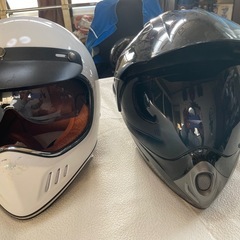 バイク　ヘルメット白
の画像