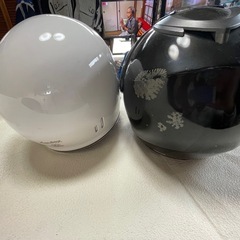 バイク　ヘルメット白
の画像