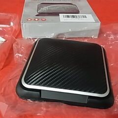 スマホスタンド  【新品ですが展示品】 脱着可能なシリコンパッド式スマホ車載ホルダーの画像
