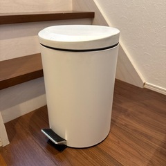 【東京都大田区】蓋付きゴミ箱 ダストボックス ペダル式 円筒型 ...