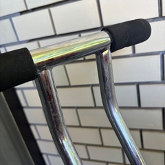 手押し棒付き三輪車の画像