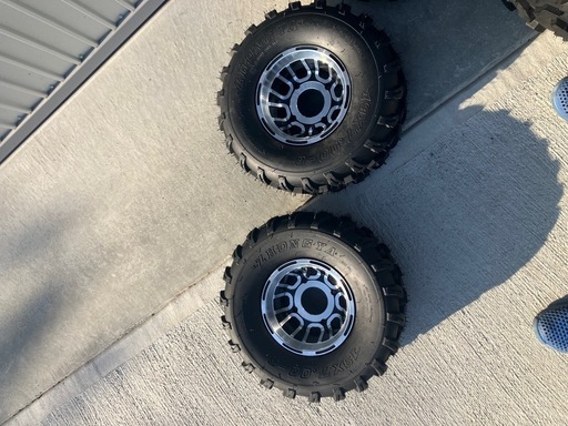 ブロックタイヤ　ホイールセット①