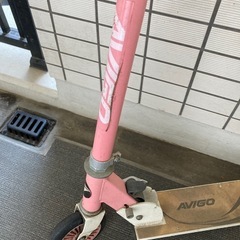幼児向けキックボードの画像