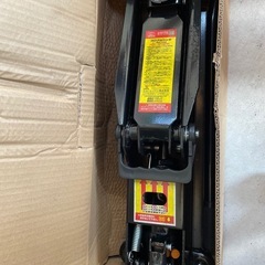 タイヤ交換　フロアジャッキ3tの画像