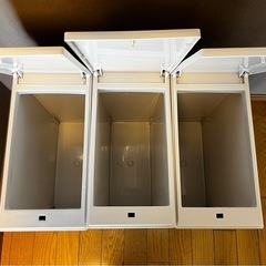 【取引中】キャスター付ゴミ箱の画像