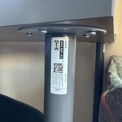 デスクとイスの画像