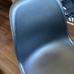 デスクとイスの画像
