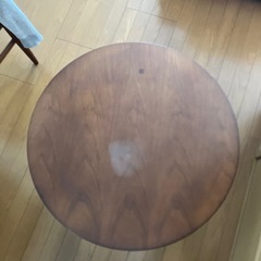 木製の丸い座卓になりますの画像