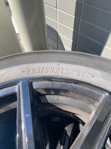 タイヤ中古　美品　225/60R18 100H