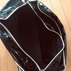 【FILA】エナメルバッグの画像