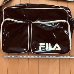 【FILA】エナメルバッグの画像