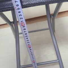 折り畳み椅子の画像