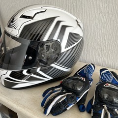 【YAMAHA】バイクヘルメットとグローブセットの画像