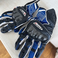 【YAMAHA】バイクヘルメットとグローブセットの画像