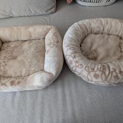 ペット用ベッド形違い（2つ）の画像