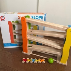 木製玩具　pintoy レインボータワースロープ ボーネルンド pintoy レインボースロープ 木製 - メルカリ
