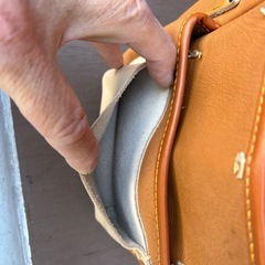 新品未使用、
革製手作り腰袋の画像