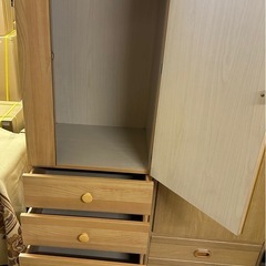 タンス(服用のタンス)の画像