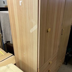 タンス(服用のタンス)の画像
