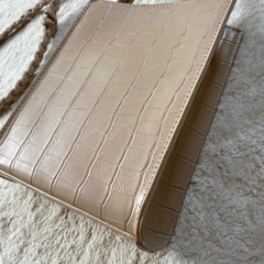 決まりました　型押し　斜めがけショルダーバッグ　サコッシュ　ベージュの画像