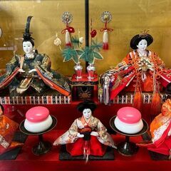 【直接引取限定】 雛人形 ガラスケース  おひな様 雛祭り ５人飾り３段ケース入り 雪洞照明 オルゴール付 N0818の画像