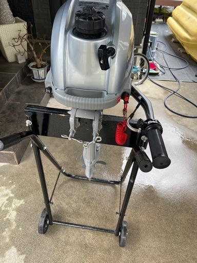 ホンダ二馬力船外機（エンジンスタンド付き
）