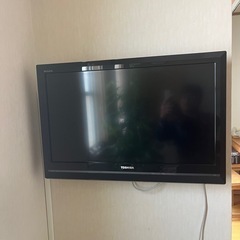 東芝32インチテレビ 壁掛け金具、ケーブルセット