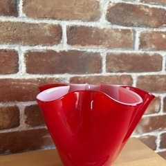 美品　素敵なフラワーベース　花瓶　赤