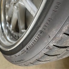 お値下げ致しました☺️レクサス　LS600hL 4本セット ラジアルタイヤ ホイールセットの画像
