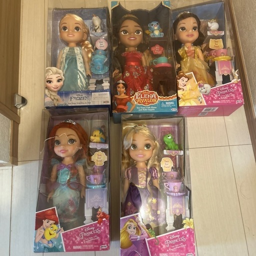 ディズニー　プリンセス　ドール人形　ラプンツェル　エルサ　アリエル　ベル　エレナ