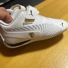 子供用スニーカーフェラーリ