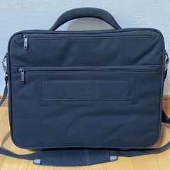 case LOGIC   PCバックの画像