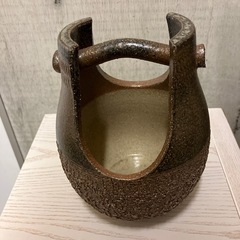 信楽焼　花瓶　手桶型の画像