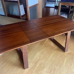 木製ダイニングテーブル　伸縮式の画像