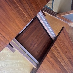 木製ダイニングテーブル　伸縮式の画像