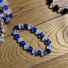 ビーズ　腕輪の画像