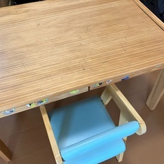 大和屋　
キッズデスクと椅子