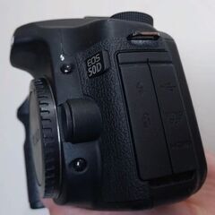 良品　CANON EOS 50D　＋バッテリー　＋充電器の画像